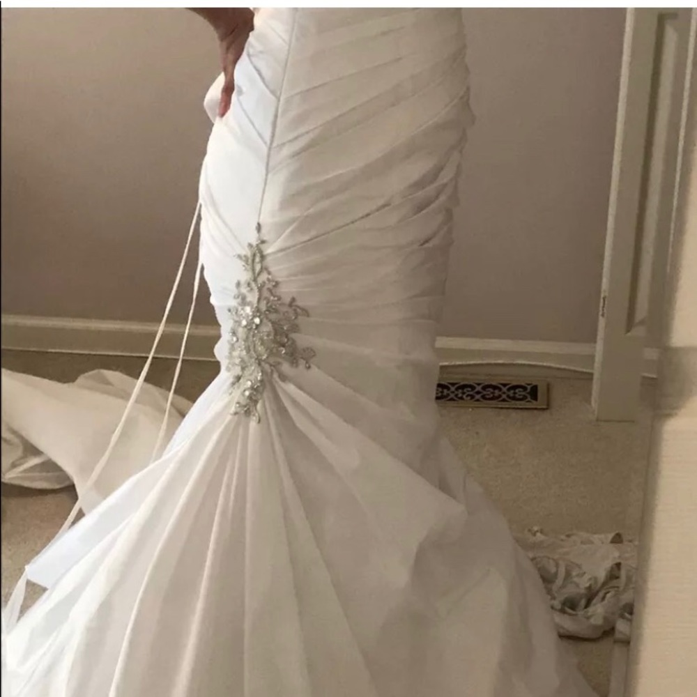 Brand new David’s bridal wedding dress